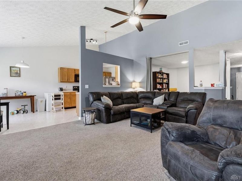 898 Greengate, Lebanon, OH 45036 Photo 3