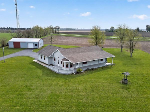 1936 Hoosier Road, FRANKLIN GROVE, IL 61031