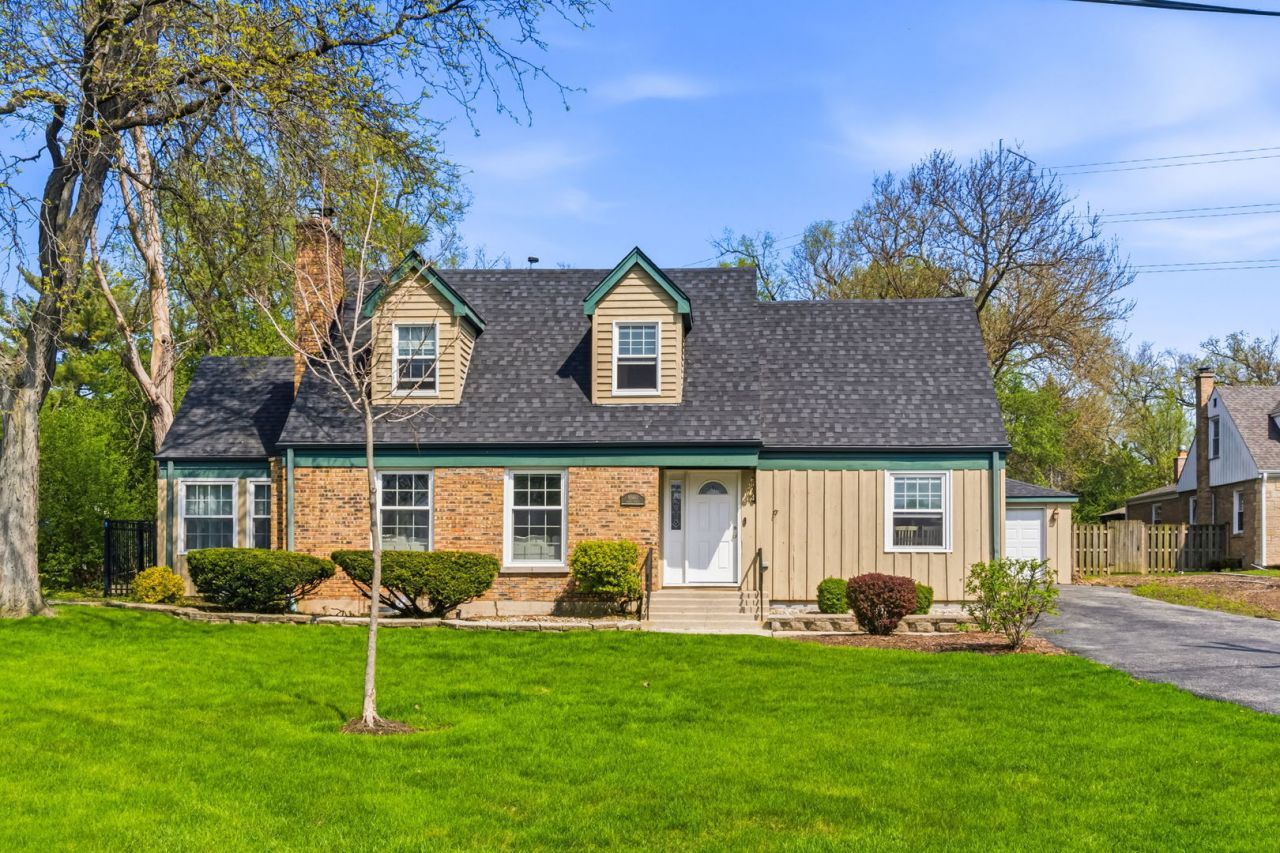 0s611 Cedar Avenue, Elmhurst, IL 60126 Main Photo