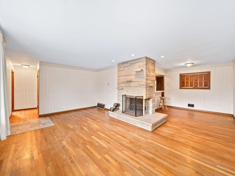 1565 Garywood Avenue , Columbus, OH 43227 Photo 7