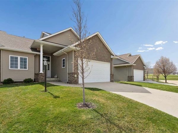 3269 Stone Ct, Marion, IA 52302