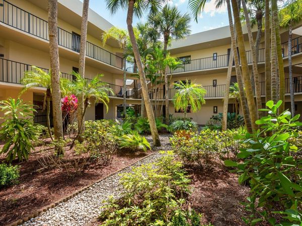 5220 Las Verdes Circle, Unit 108, Delray Beach, FL 33484