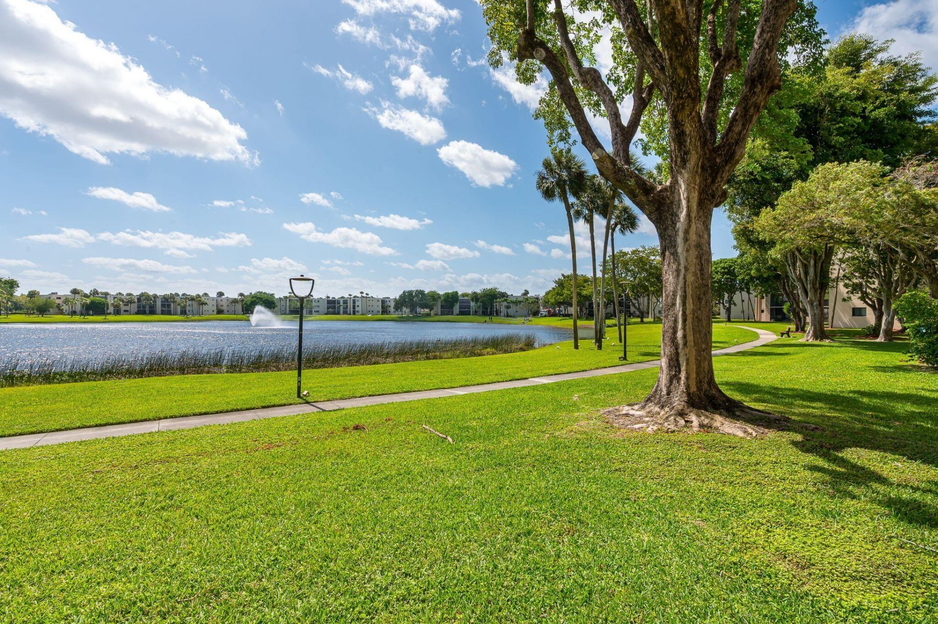5220 Las Verdes Circle, Unit 108, Delray Beach, FL 33484 Photo