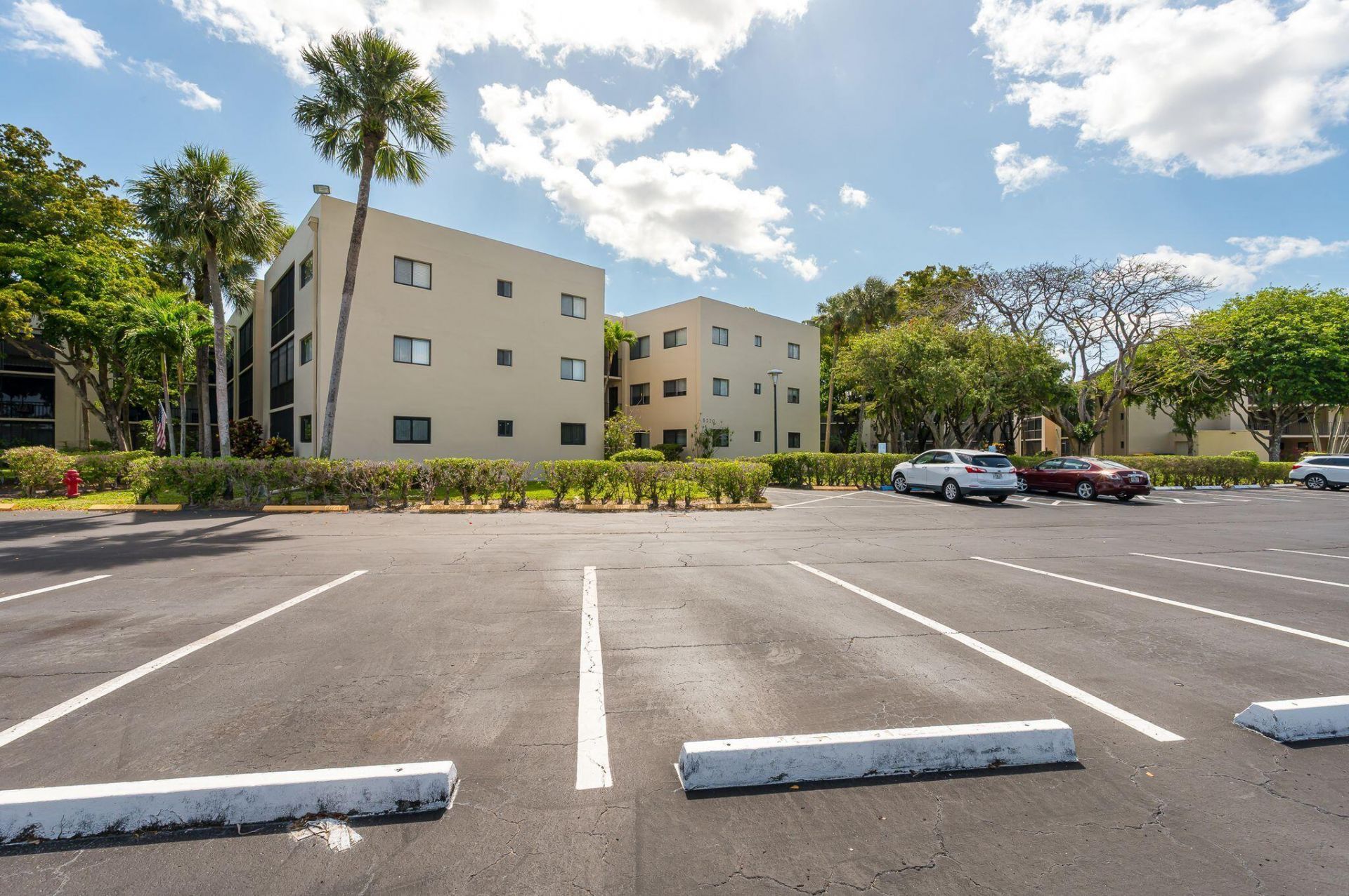 5220 Las Verdes Circle, Unit 108, Delray Beach, FL 33484 Photo