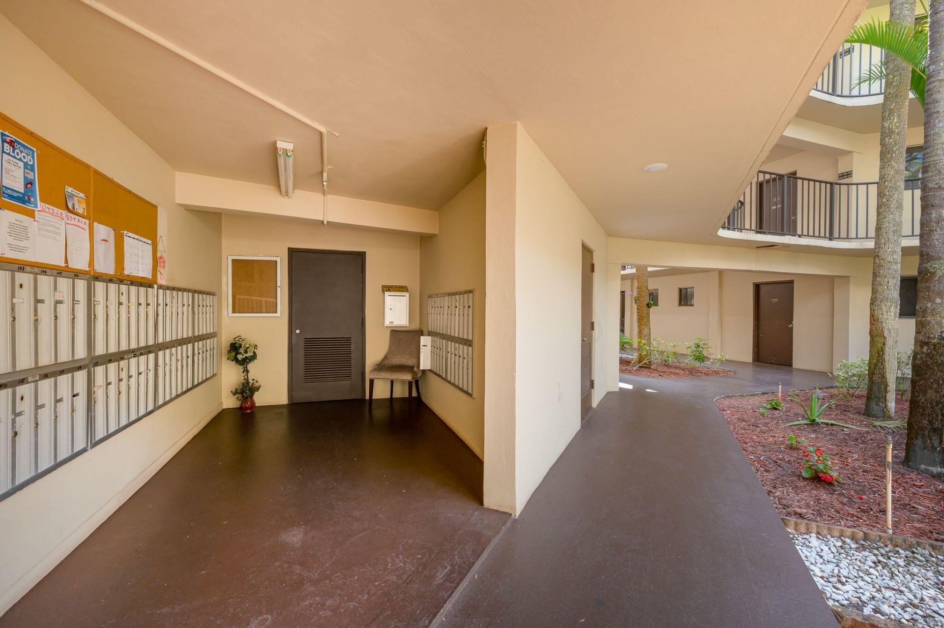 5220 Las Verdes Circle, Unit 108, Delray Beach, FL 33484 Photo
