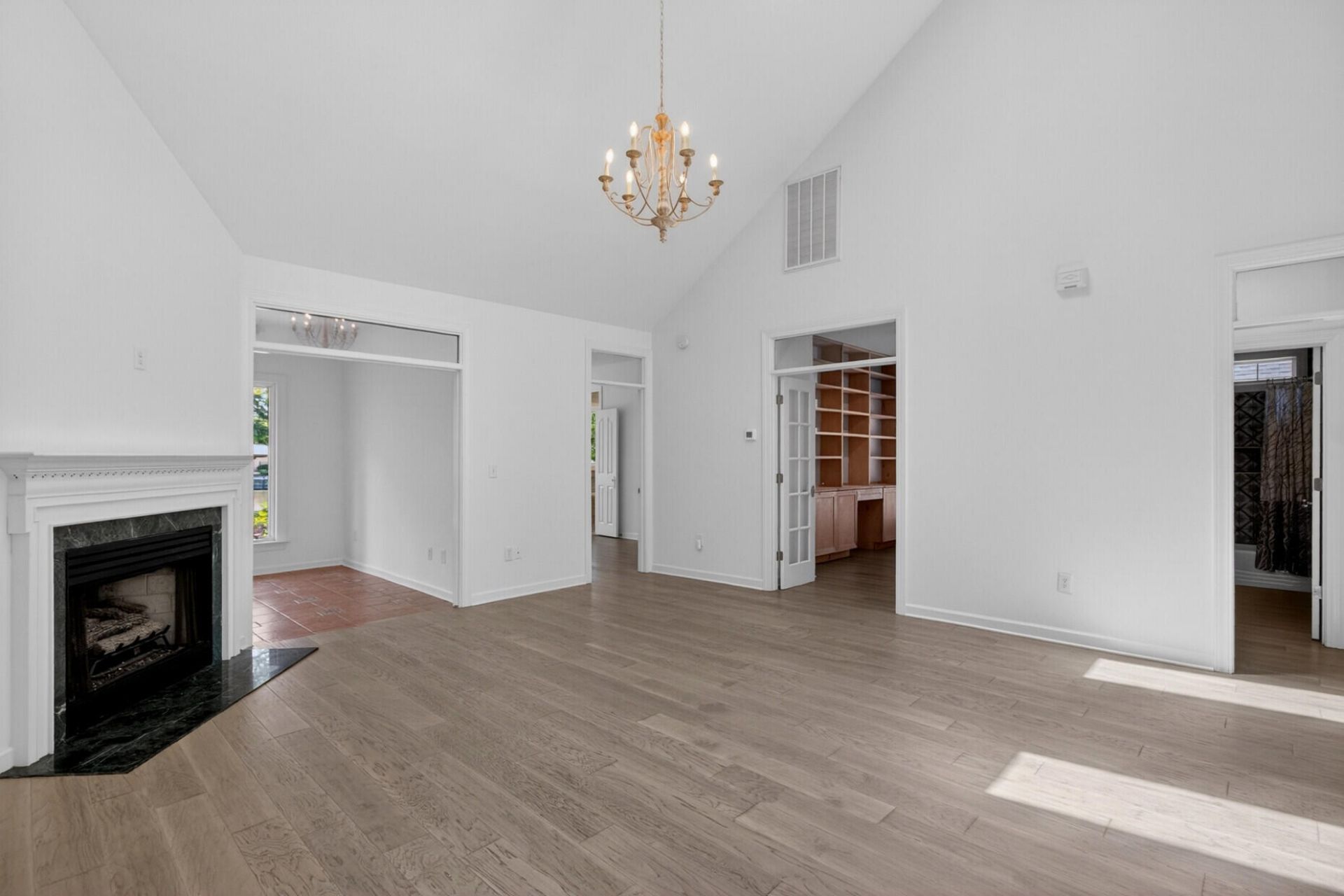 691 Blue Heron Run Photo 10