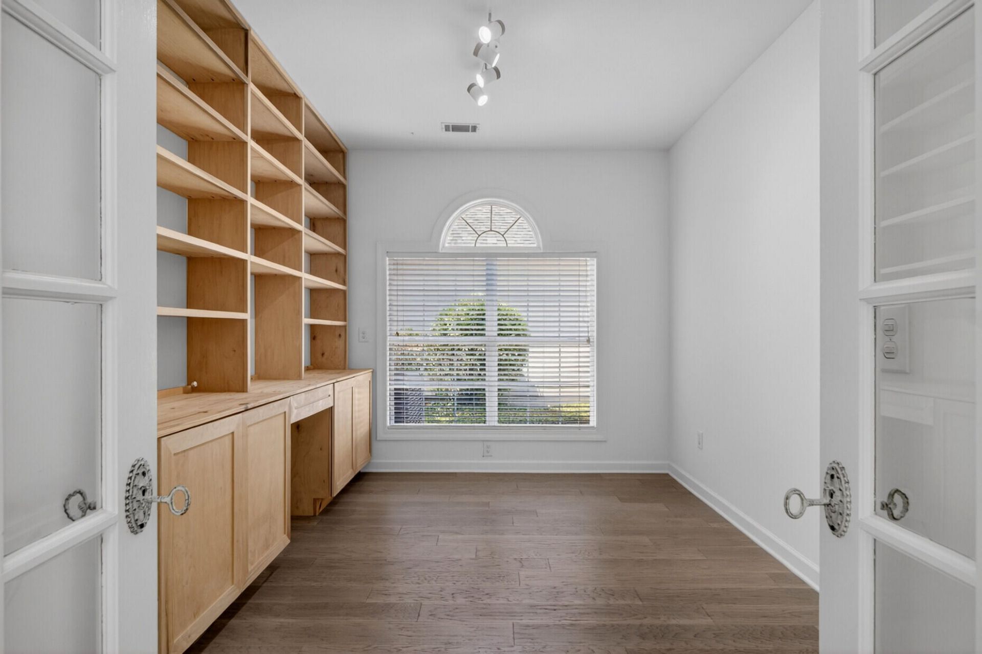 691 Blue Heron Run Photo 20