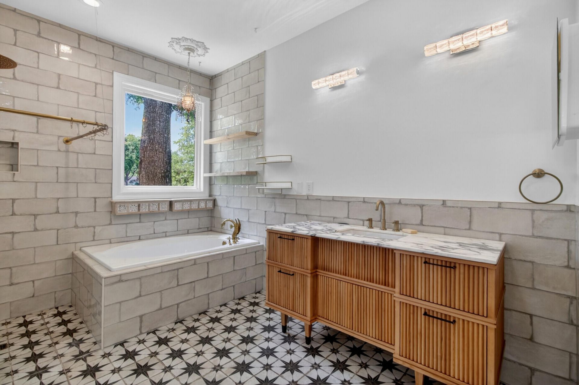 691 Blue Heron Run Photo 4