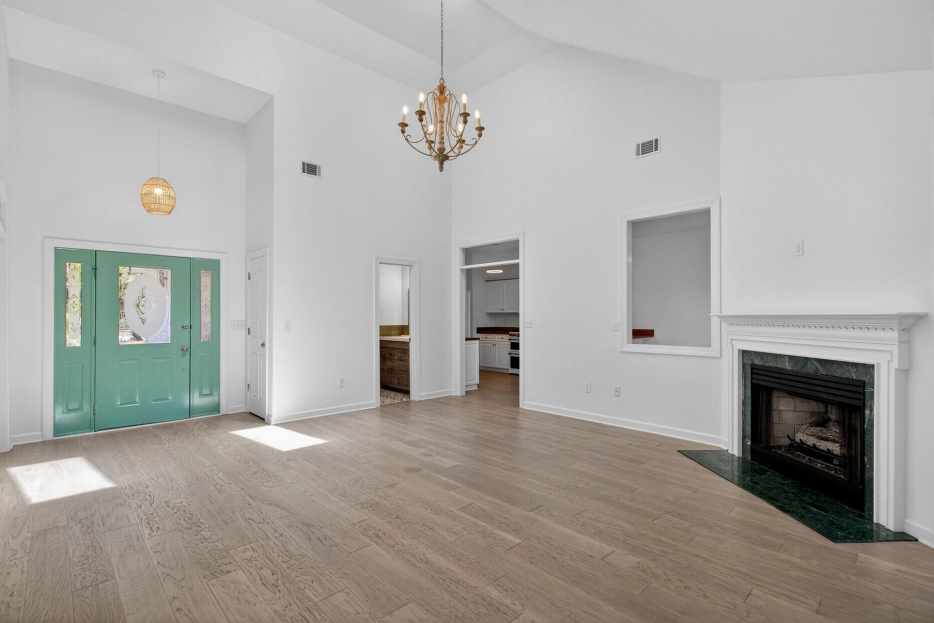 691 Blue Heron Run Photo 5