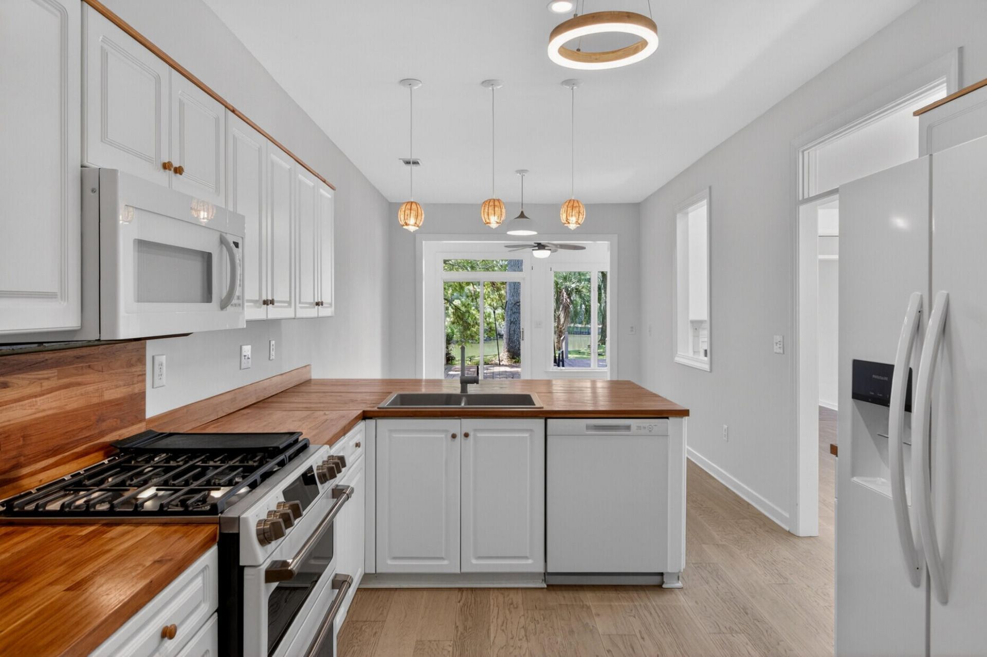 691 Blue Heron Run Photo 8