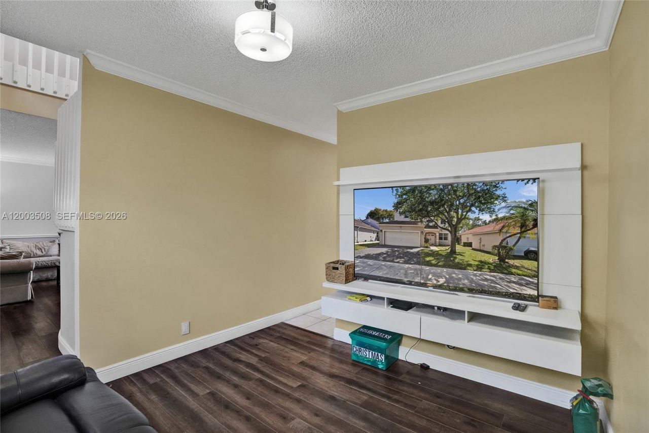 636 Sand Creek Cir , Weston, FL 33327 Photo