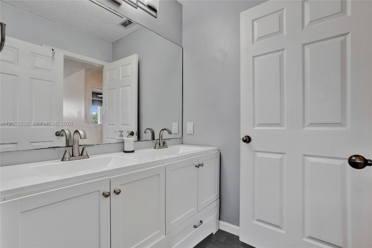 636 Sand Creek Cir , Weston, FL 33327 Photo