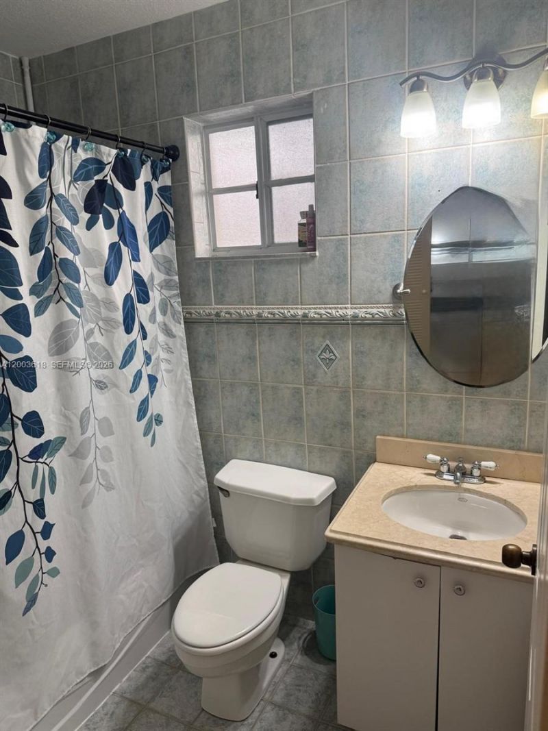 6763 NW 182nd St, Unit 102, Hialeah, FL 33015 Photo
