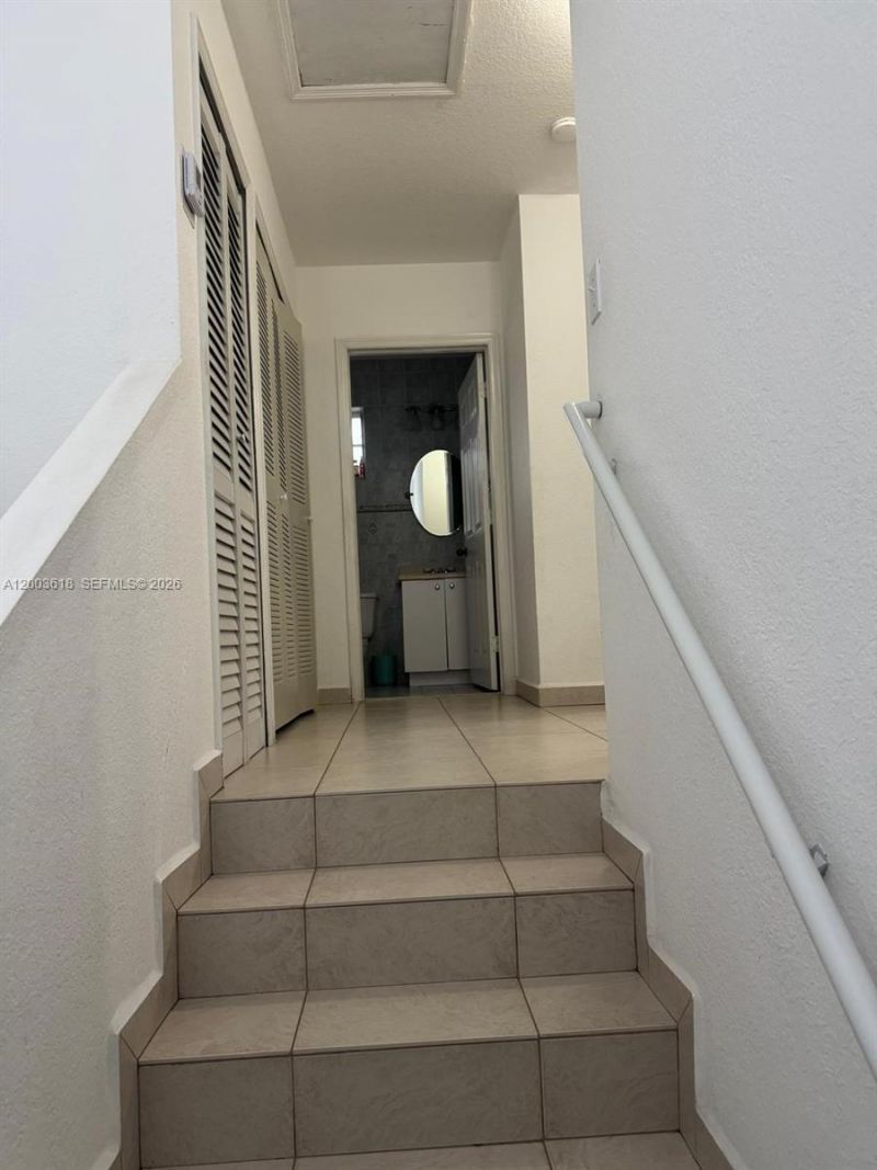 6763 NW 182nd St, Unit 102, Hialeah, FL 33015 Photo