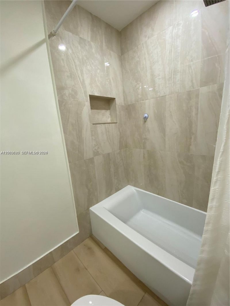 1200 Tallwood Ave, Unit 302, Hollywood, FL 33021 Photo