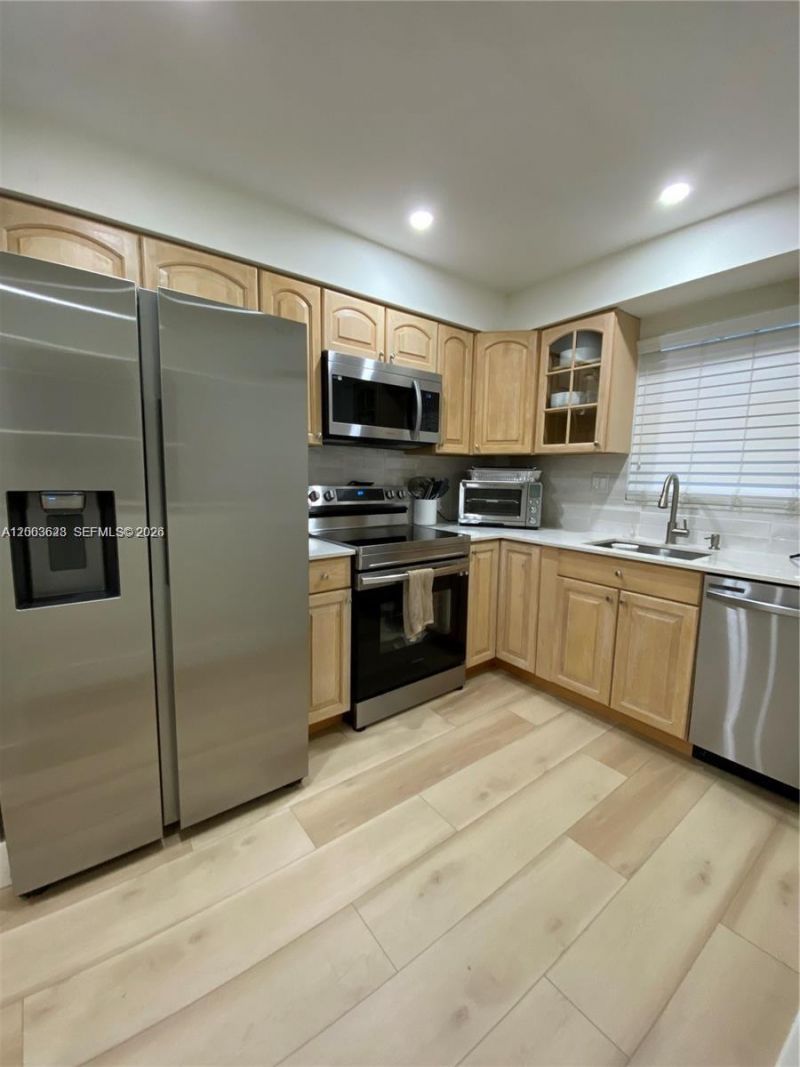 1200 Tallwood Ave, Unit 302, Hollywood, FL 33021 Photo