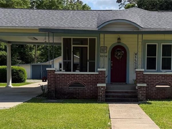 1002 SUPERIOR Avenue, Bogalusa, LA 70427