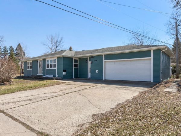 1409 13th Avenue N, Moorhead, MN 56560