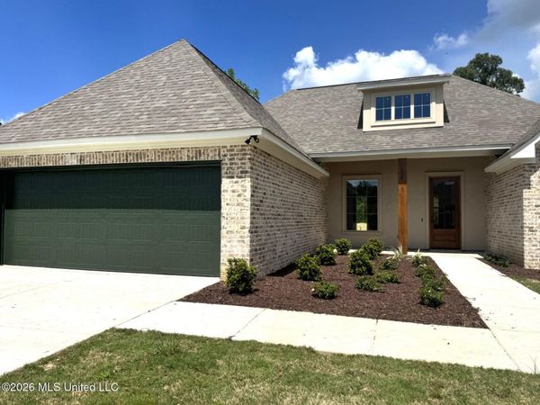 24 Hedges Plantation Place, Natchez, MS 39120