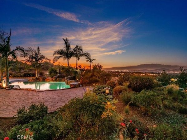 17041 Frankland, Riverside, CA 92504