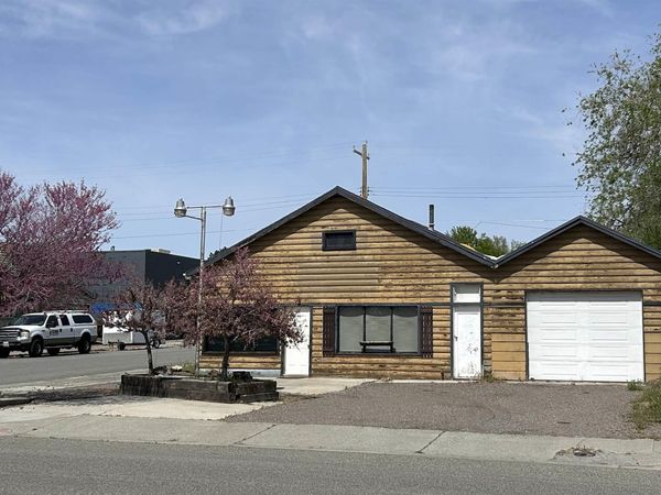 102 E 1st Ave, Glenns Ferry, ID 83623
