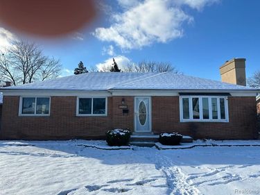 7043 WHITEFIELD Street , Dearborn Heights, MI 48127