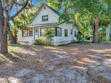 1077 LINDEN STREET , CLERMONT, FL 34711