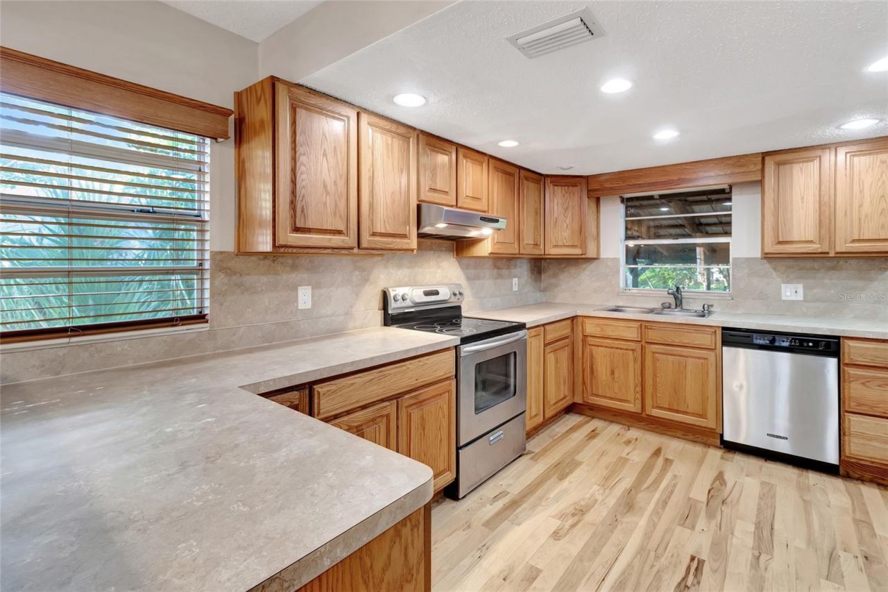 1077 Linden Street , Clermont, FL 34711 Photo