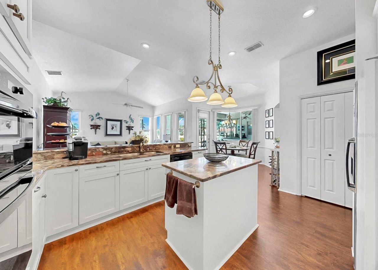 2328 Platinum Drive, Sun City Center, FL 33573 Photo