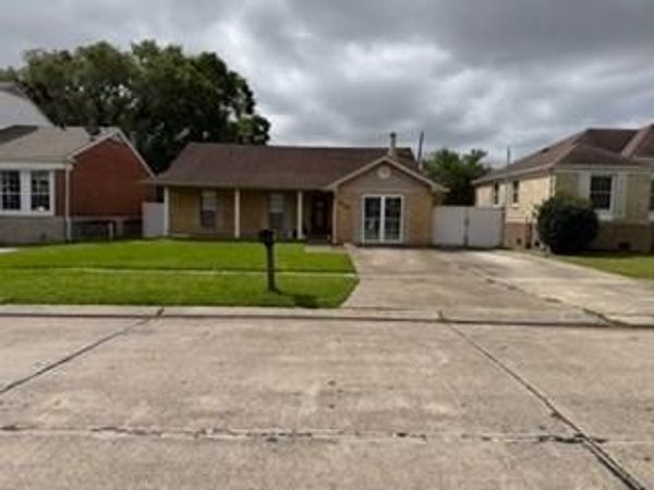 2259 N FRIENDSHIP Drive , Harvey, LA 70058