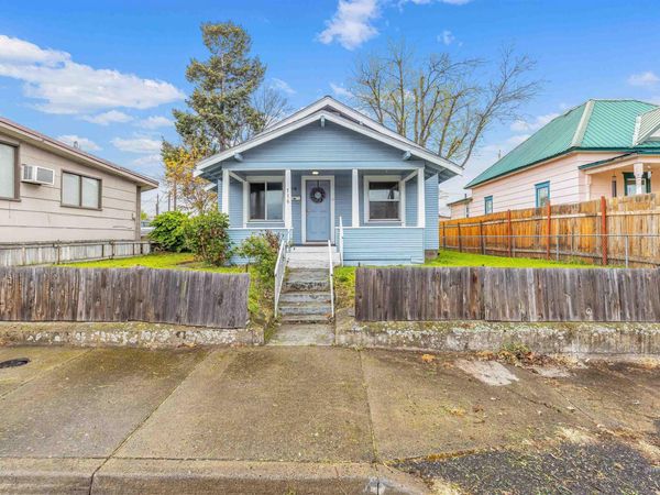 716 7th St, Clarkston, WA 99403