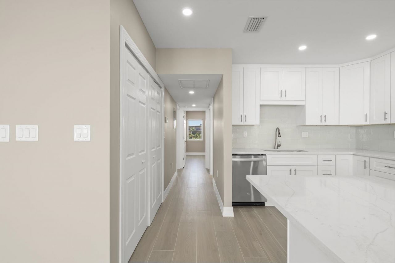 1341 Middle Gulf Dr, Unit 14C, Sanibel, FL 33957 Photo