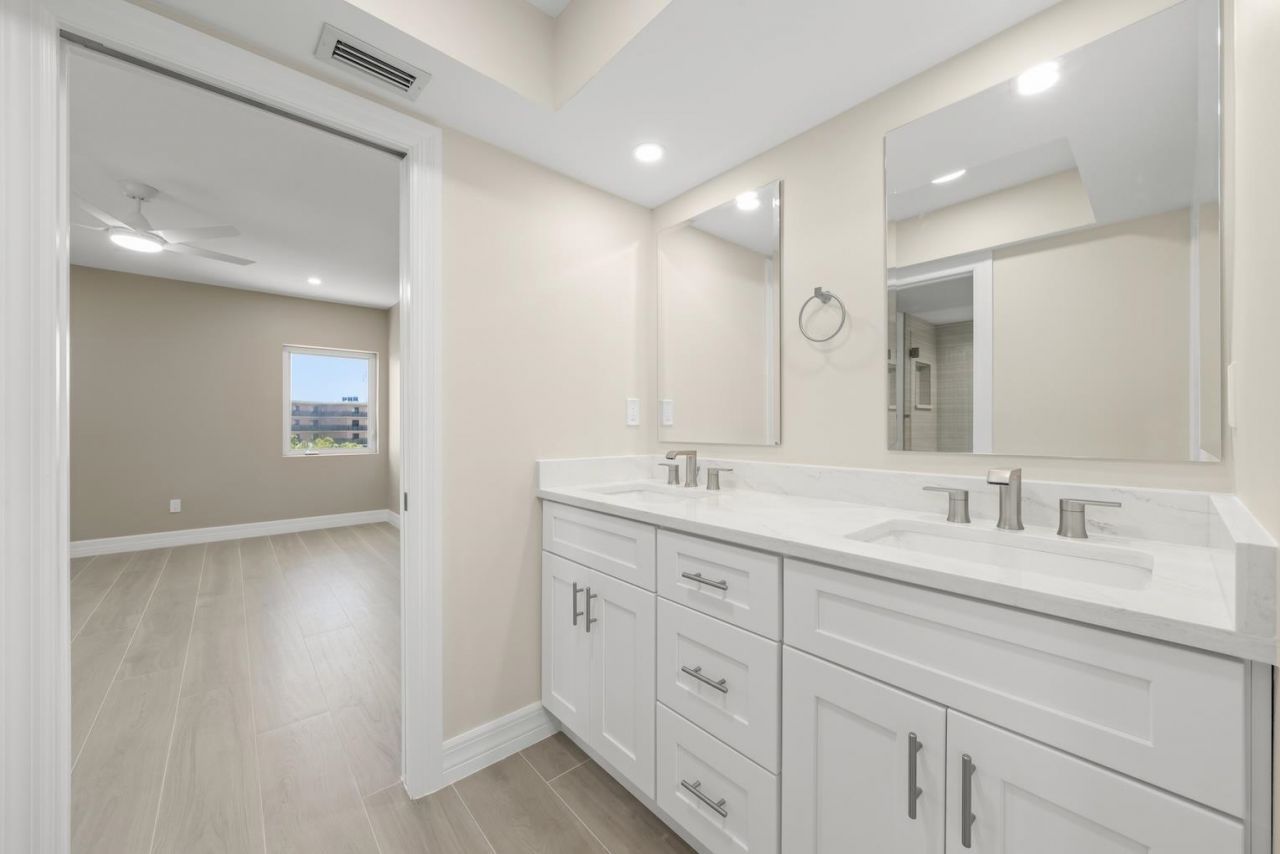 1341 Middle Gulf Dr, Unit 14C, Sanibel, FL 33957 Photo