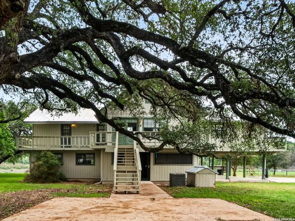 199 LAKESHORE DR S, Bandera, TX 78003