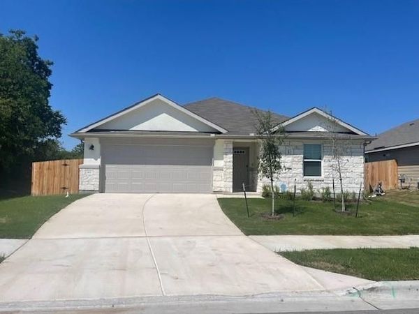 707 East ST , Hutto, TX 78634