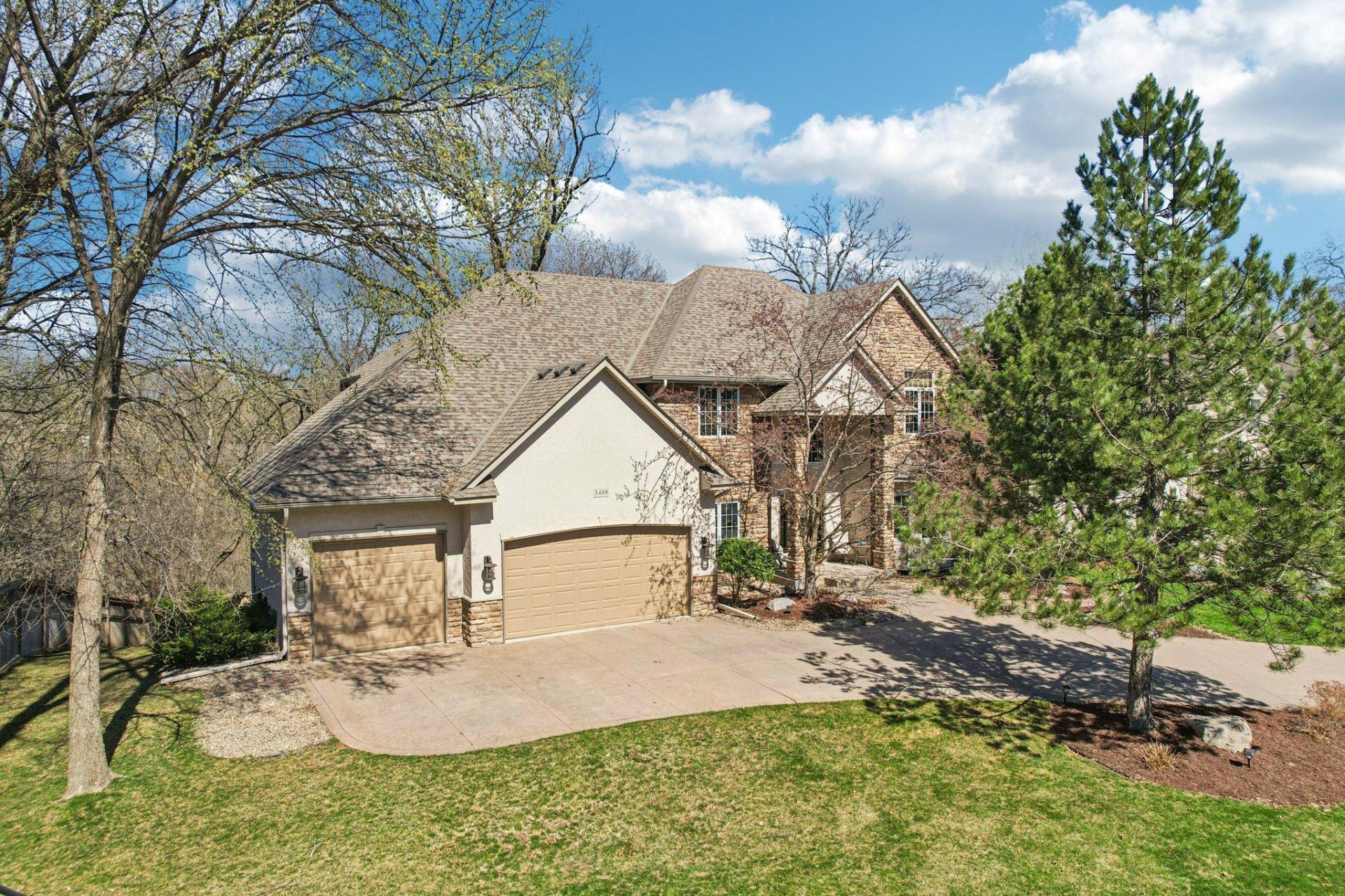 3489 Wolfberry Court , Eagan, MN 55123