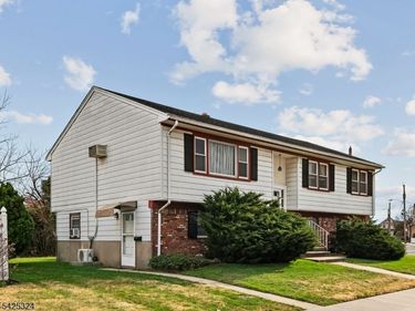 33 Beech St, Little Ferry, NJ 07643