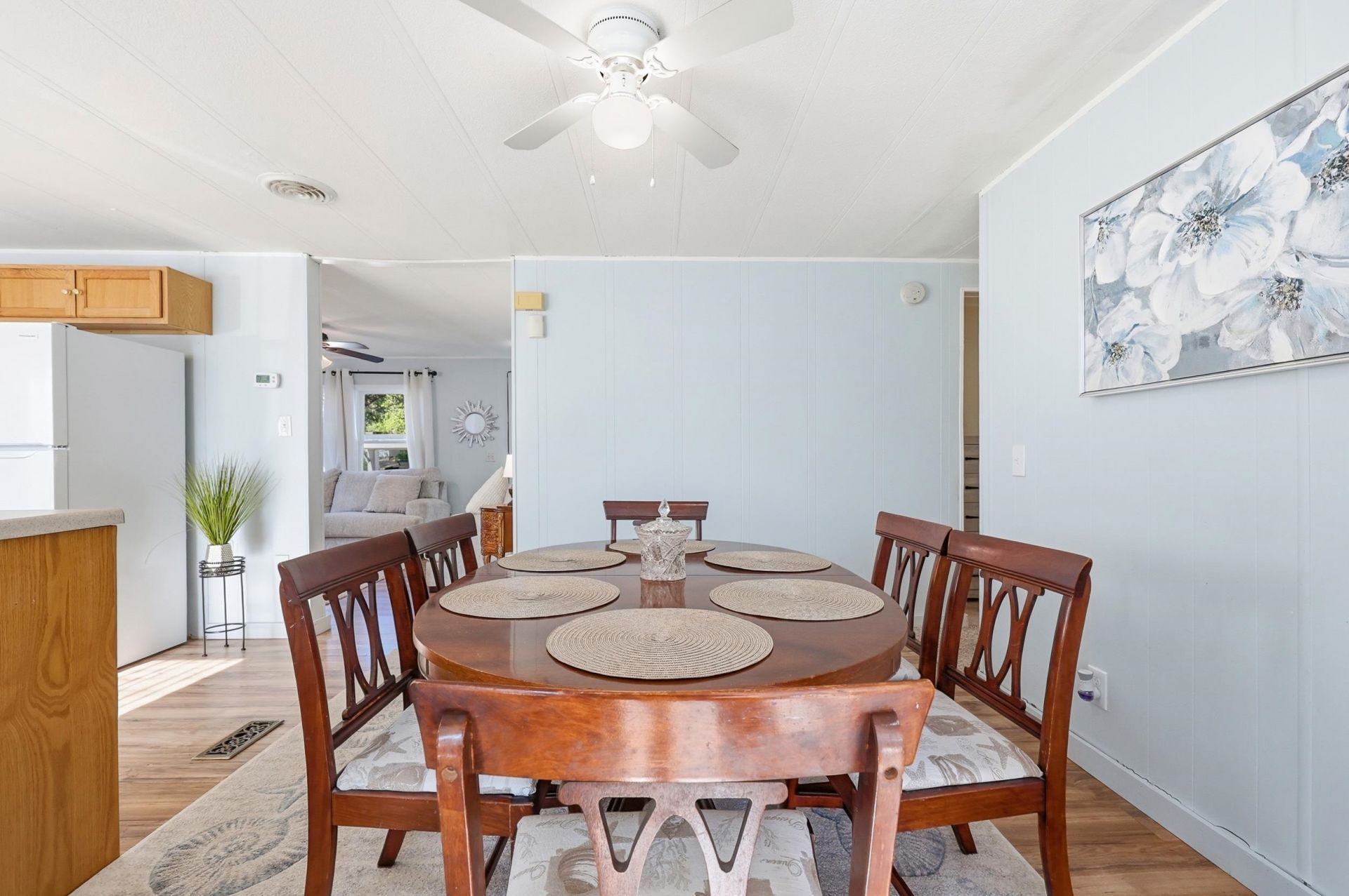 93 Burr Circle Photo 11