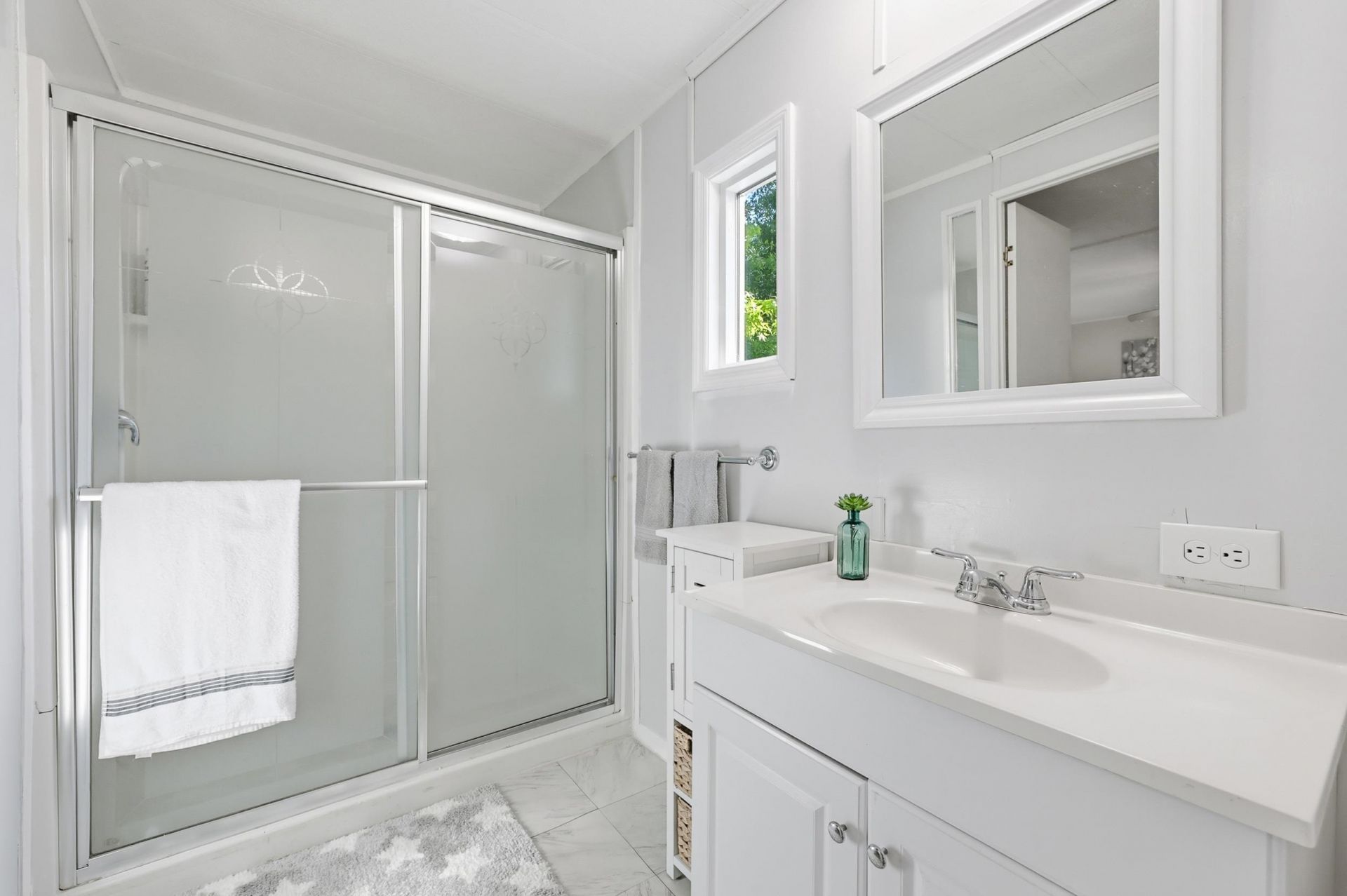 93 Burr Circle Photo 16