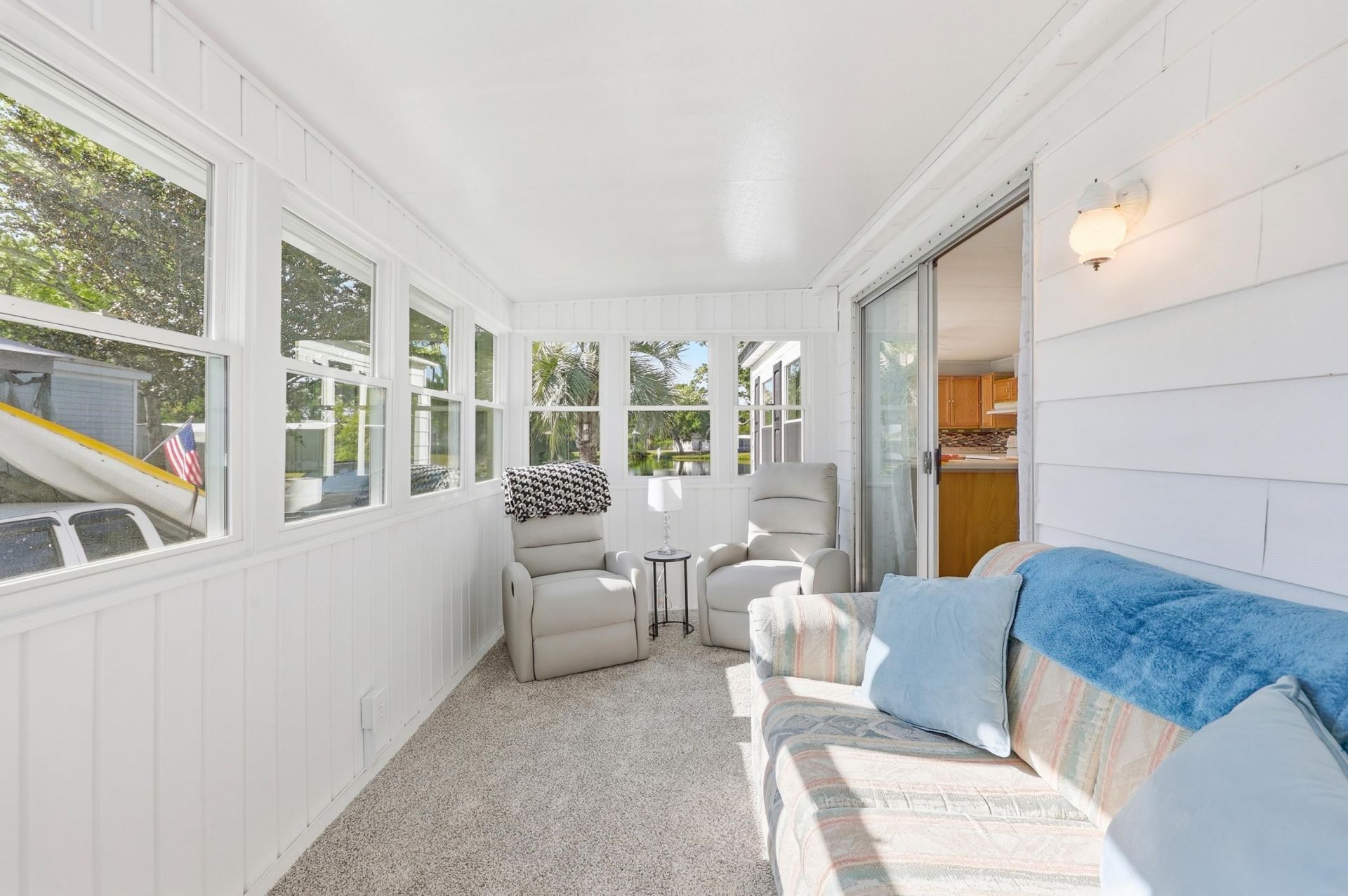 93 Burr Circle Photo 18