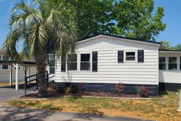 93 Burr Circle photo 4