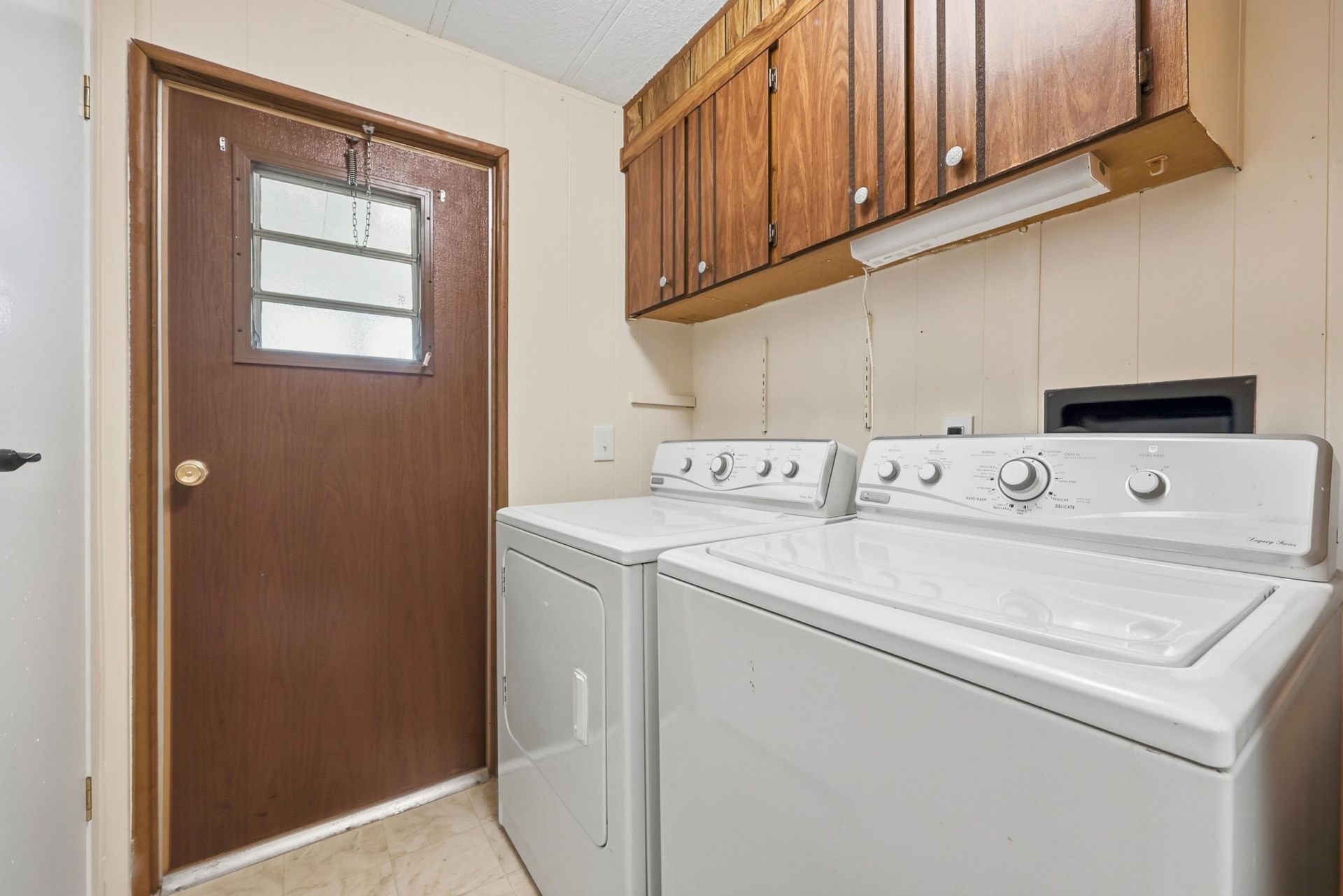 93 Burr Circle Photo 20