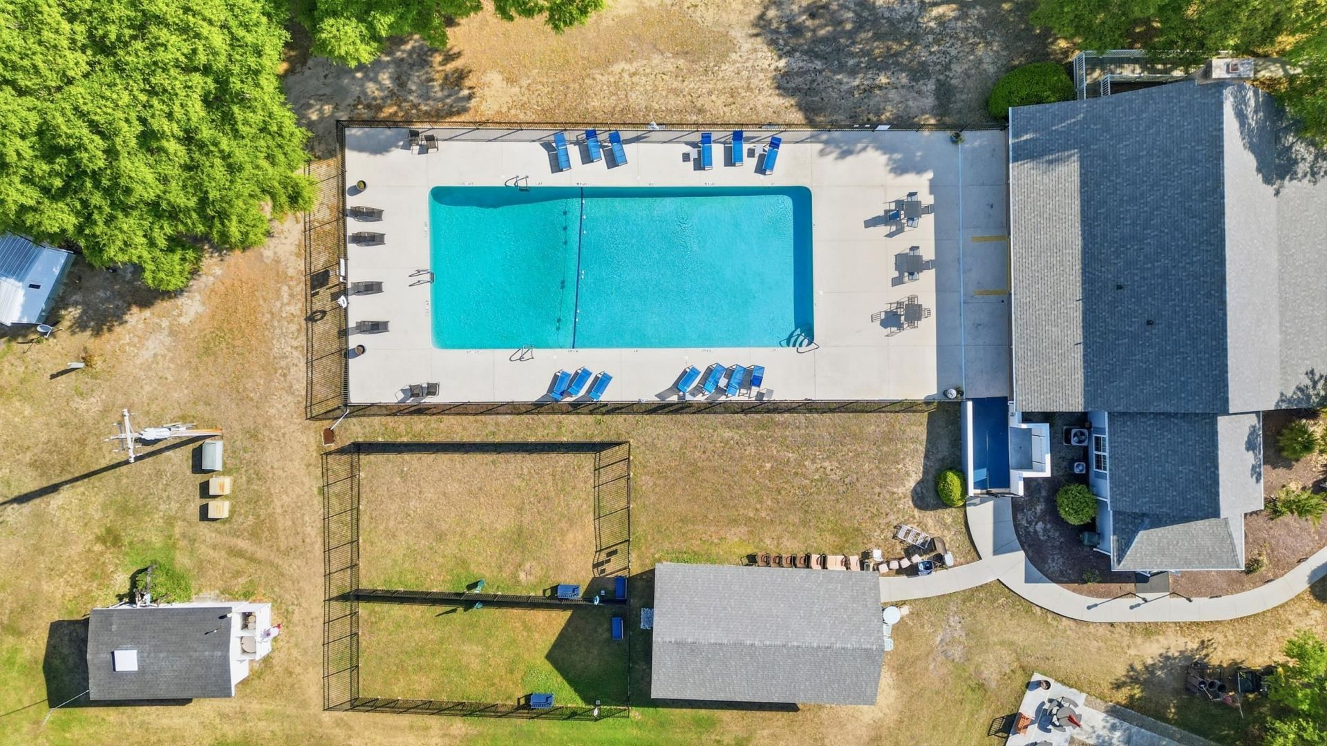 93 Burr Circle Photo 21