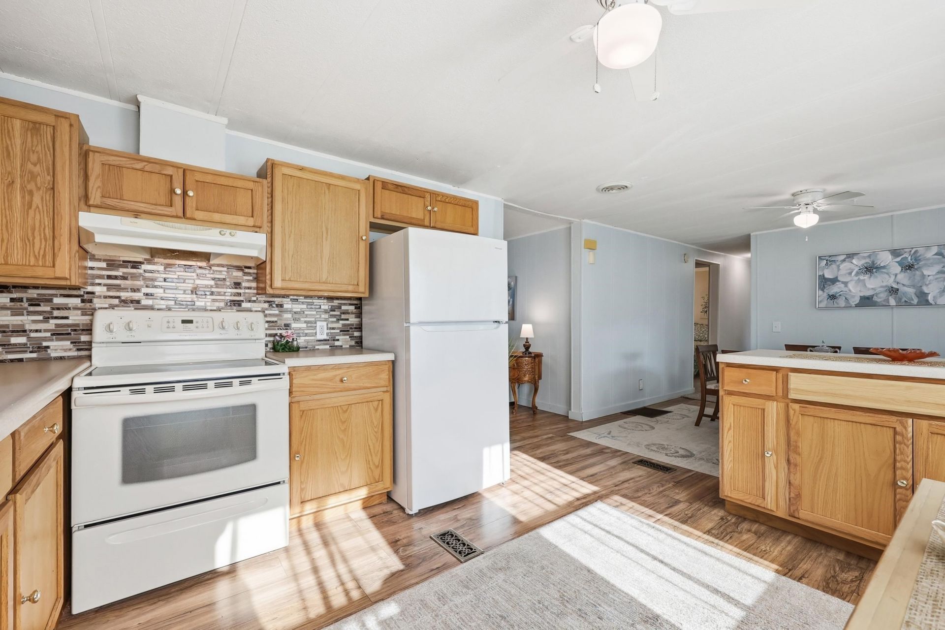 93 Burr Circle Photo 8