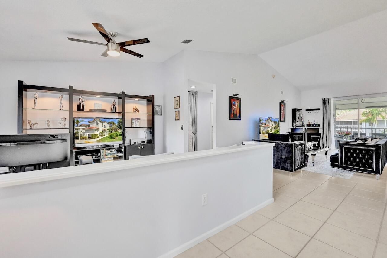 7669 Springwater Place, Unit 202, Boynton Beach, FL 33437 Photo