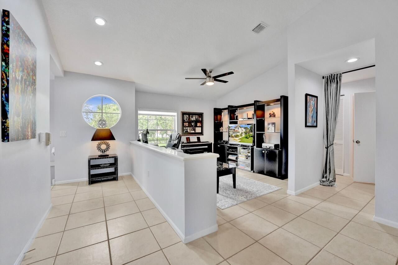 7669 Springwater Place, Unit 202, Boynton Beach, FL 33437 Photo
