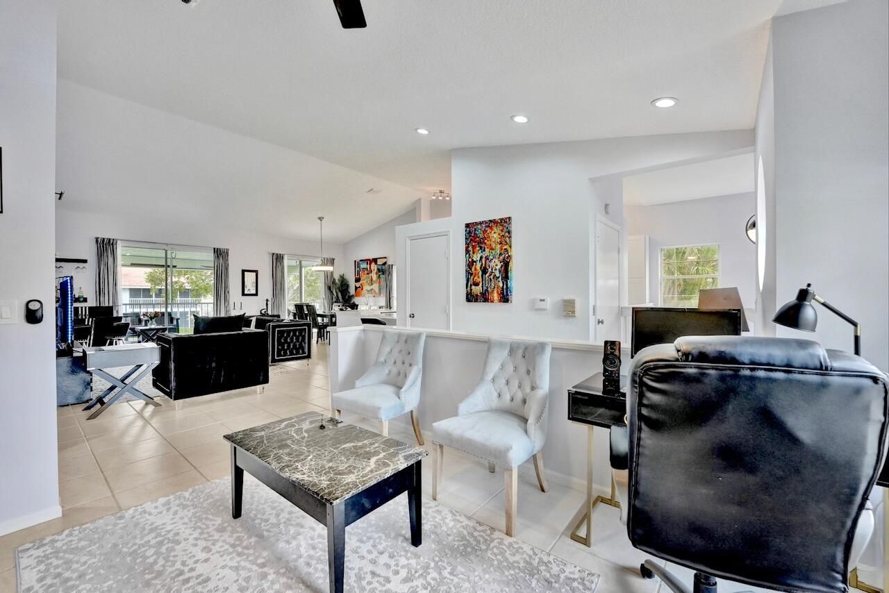 7669 Springwater Place, Unit 202, Boynton Beach, FL 33437 Photo