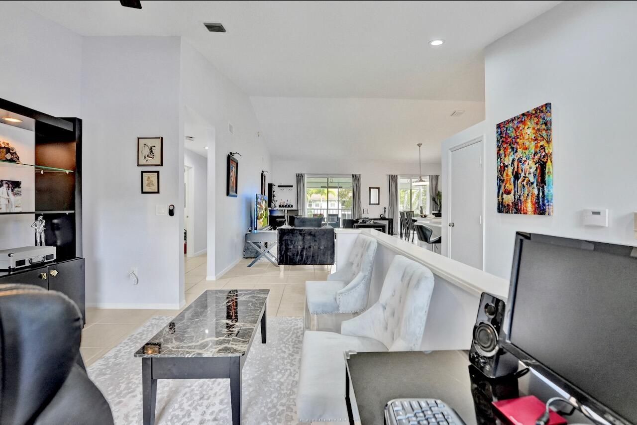 7669 Springwater Place, Unit 202, Boynton Beach, FL 33437 Photo