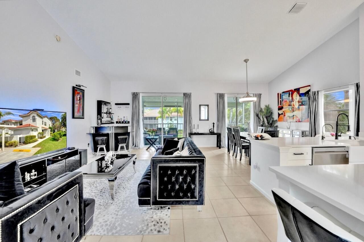 7669 Springwater Place, Unit 202, Boynton Beach, FL 33437 Photo