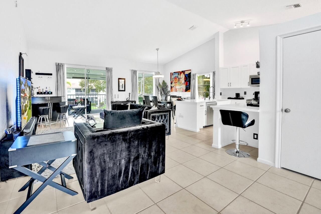 7669 Springwater Place, Unit 202, Boynton Beach, FL 33437 Photo